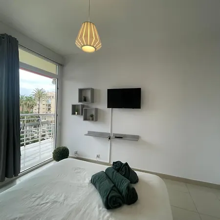 Con Piscina Apartman
