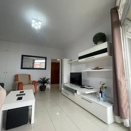 Con Piscina Apartman